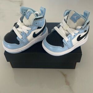 NWT Jordan 1s Carolina blue